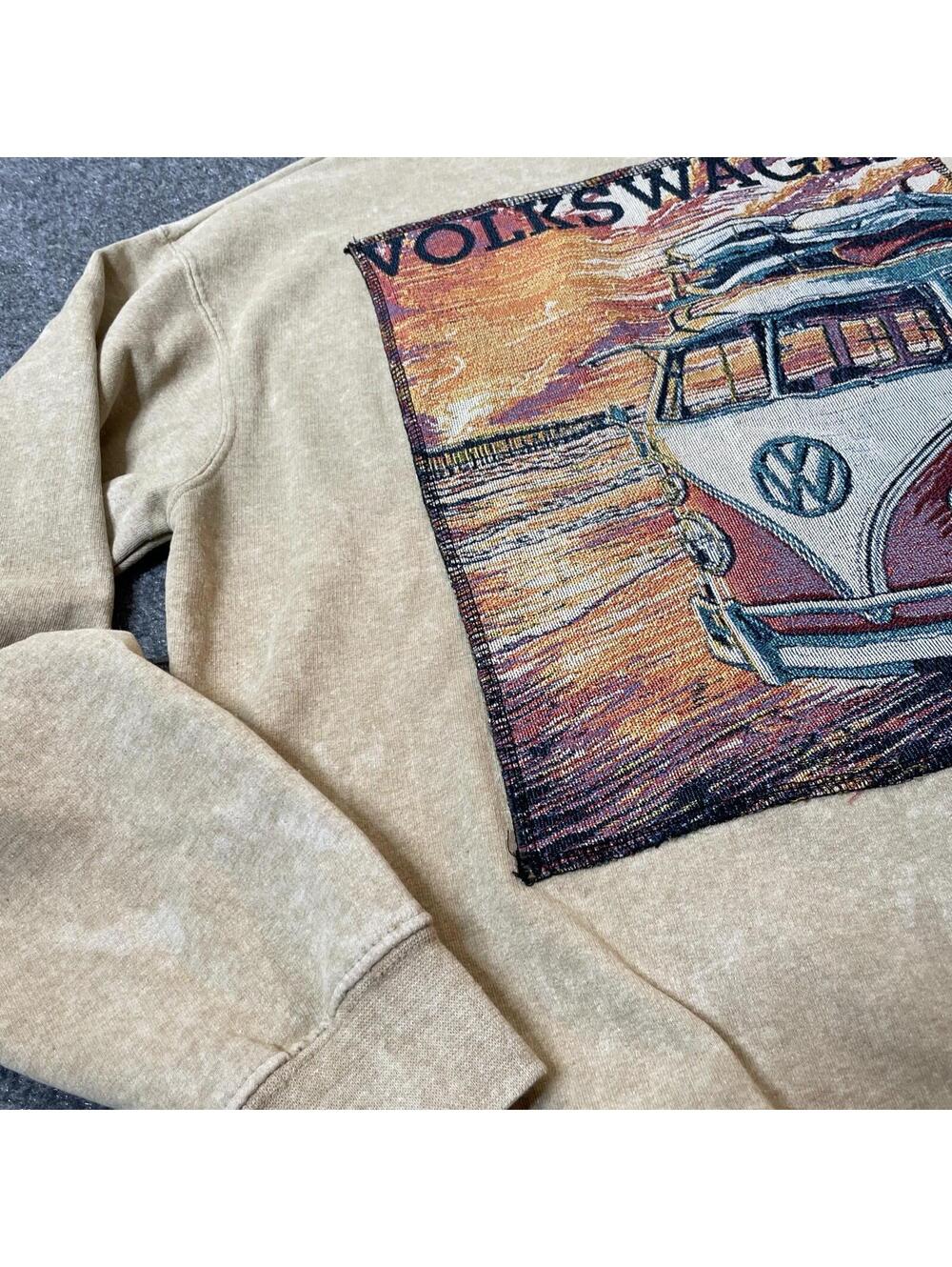 Volkswagen VW Bus Beach Sunset Graphic Sweatshirt Men’s M Tan Licensed Retro EUC